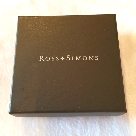 Ross +Simon's empty  gift box - Picture 1 of 4